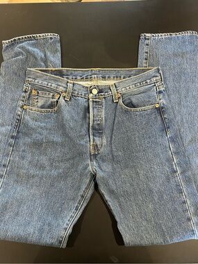 Levi's Straight Fit Blue Men's Jeans with Classic Rivets